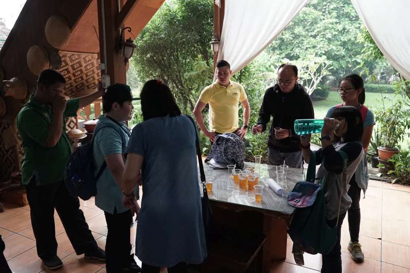 Noble Academy field trip to Kampoeng Djamoe