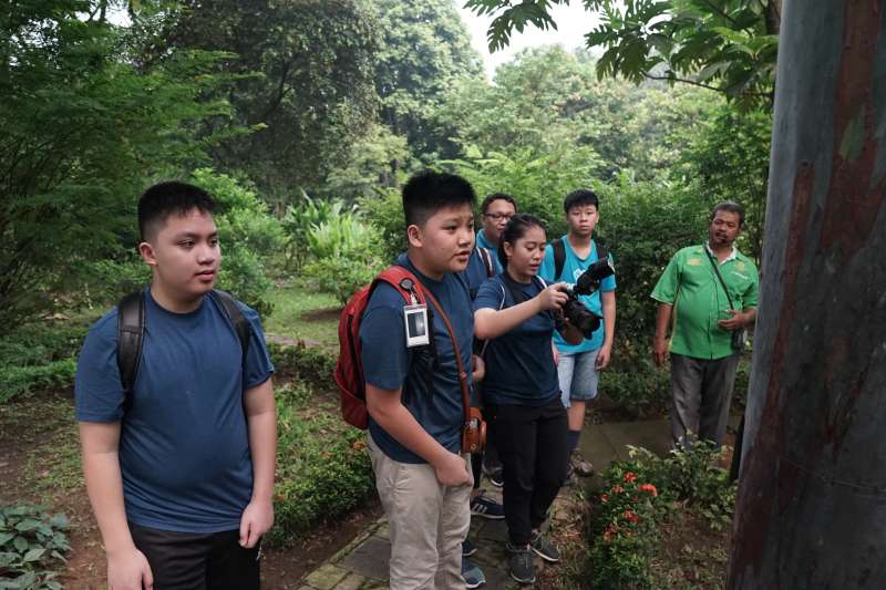 Noble Academy field trip to Kampoeng Djamoe