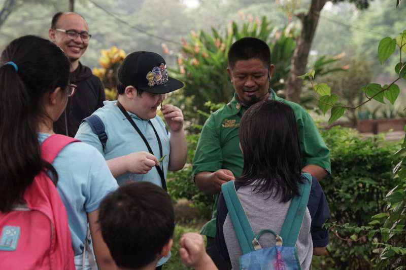 Noble Academy field trip to Kampoeng Djamoe