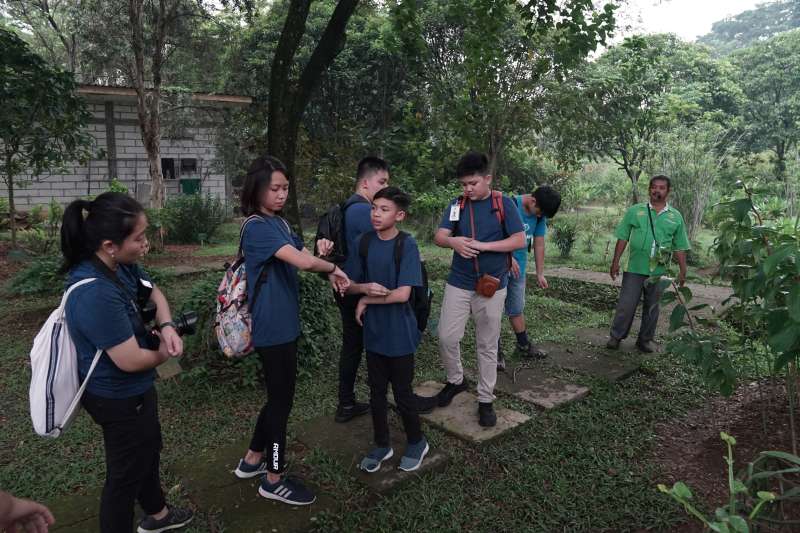 Noble Academy field trip to Kampoeng Djamoe