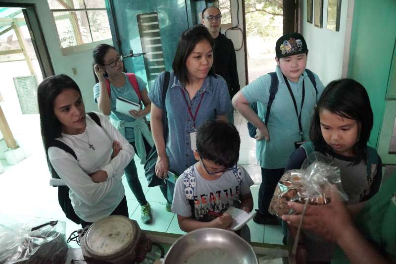 Noble Academy field trip to Kampoeng Djamoe