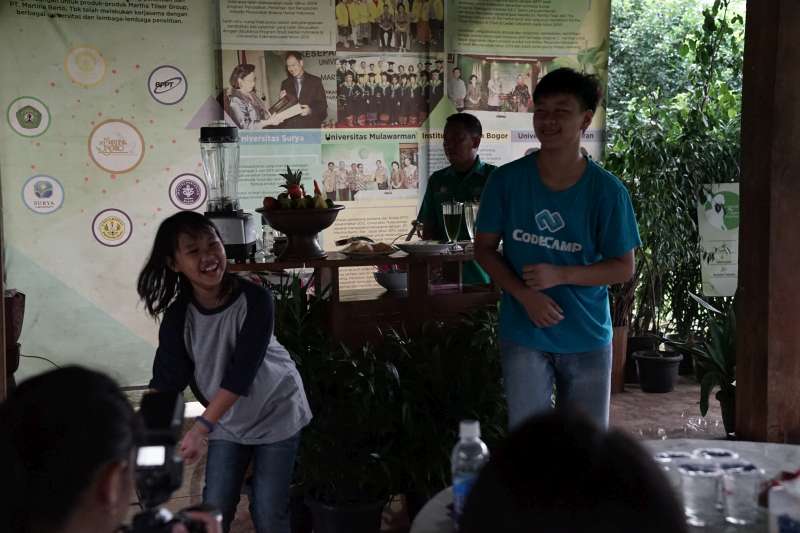 Noble Academy field trip to Kampoeng Djamoe