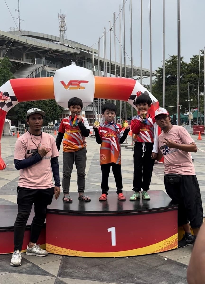 Ackhava Adam Malonda Noble Academy Students